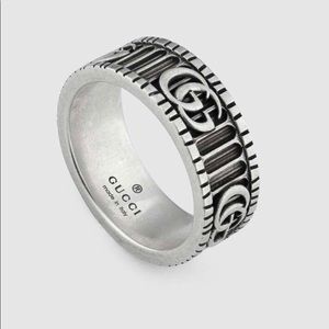 Gucci ring Style ‎551899 J8400 0811